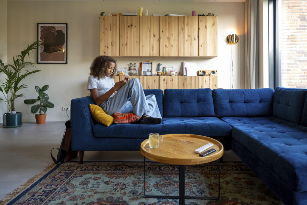 find home near community destinations